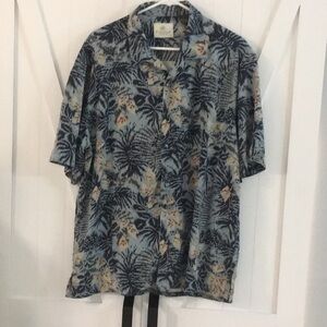 Paradise Men’s Vintage Blue tropical Button Down Silk. Size L